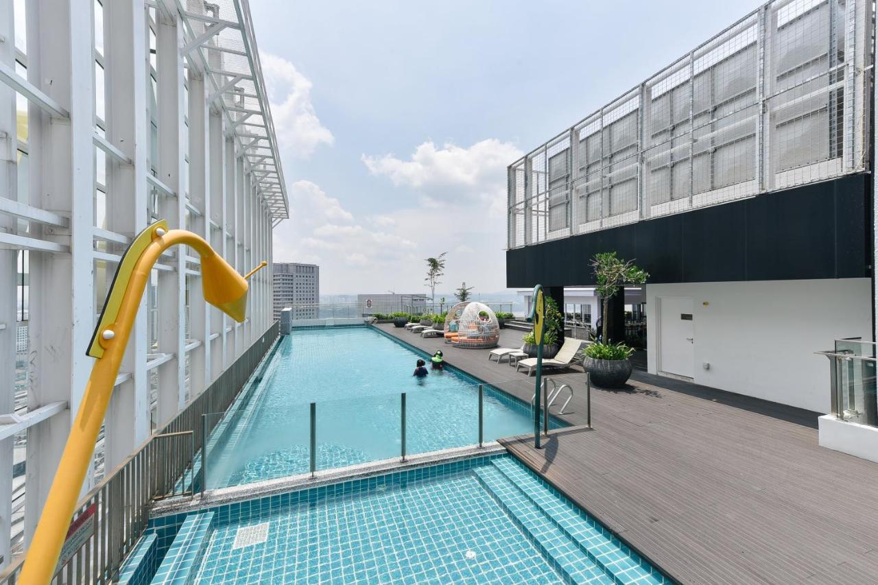 Suasana Private Suites By Subhome Johor Bahru Exterior photo